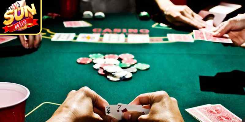 Đọc vị đối thủ khi chơi bài cùng kỹ thuật từ chuyên gia 